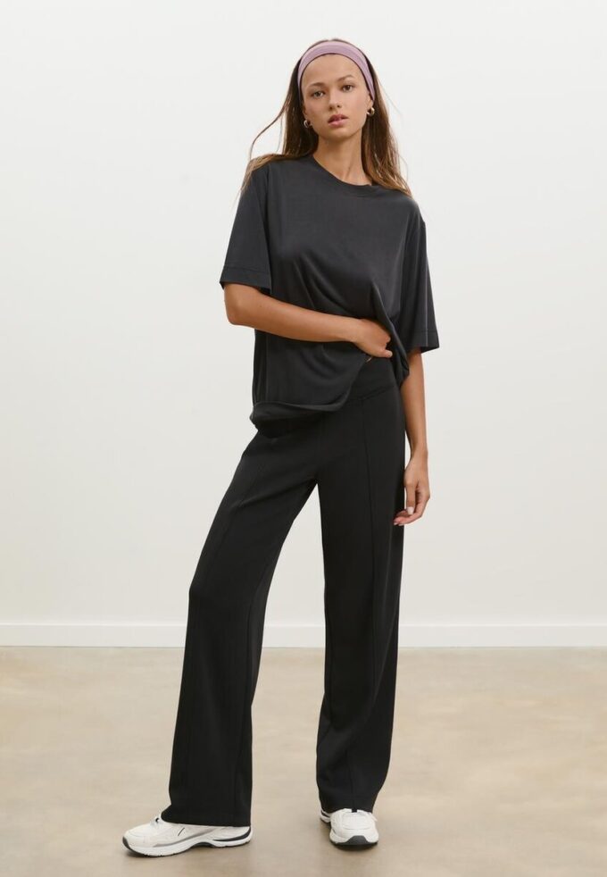 Απαλή υφή Oversize Πουλόβερ με Γυρισμένο Γιακά Απαλή υφή Oversize Πουλόβερ με Γυρισμένο Γιακά
