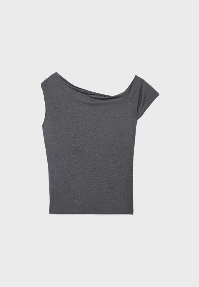Ασύμμετρο T-shirt με κουμπιά Ασύμμετρο T-shirt με κουμπιά