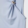 Ασύμμετρο T-shirt με μεταλλική αγκράφα Ασύμμετρο T-shirt με μεταλλική αγκράφα