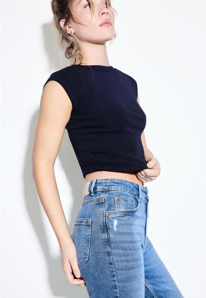 D10 Τζιν Mom Jeans με στενή εφαρμογή D10 Τζιν Mom Jeans με στενή εφαρμογή