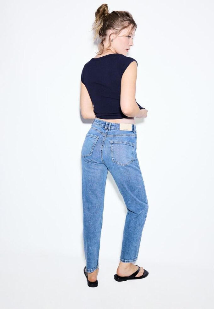 D10 Τζιν Mom Jeans με στενή εφαρμογή D10 Τζιν Mom Jeans με στενή εφαρμογή