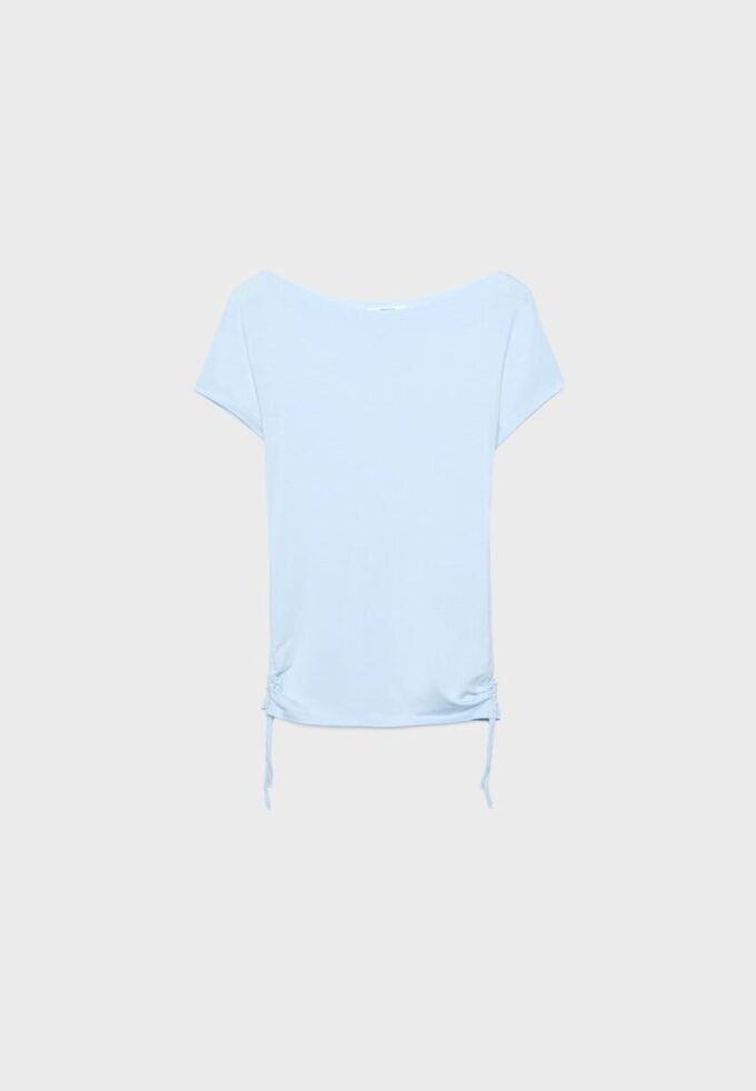 Κοντά T-shirt με πτυχώσεις στα πλάγια Κοντά T-shirt με πτυχώσεις στα πλάγια