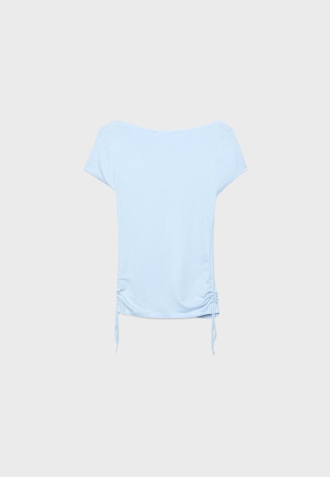 Κοντά T-shirt με πτυχώσεις στα πλάγια Κοντά T-shirt με πτυχώσεις στα πλάγια