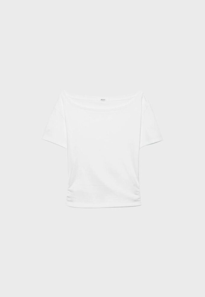 Κοντομάνικο T-shirt με λαιμόκοψη και πτυχώσεις