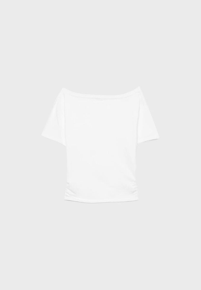 Κοντομάνικο T-shirt με λαιμόκοψη και πτυχώσεις