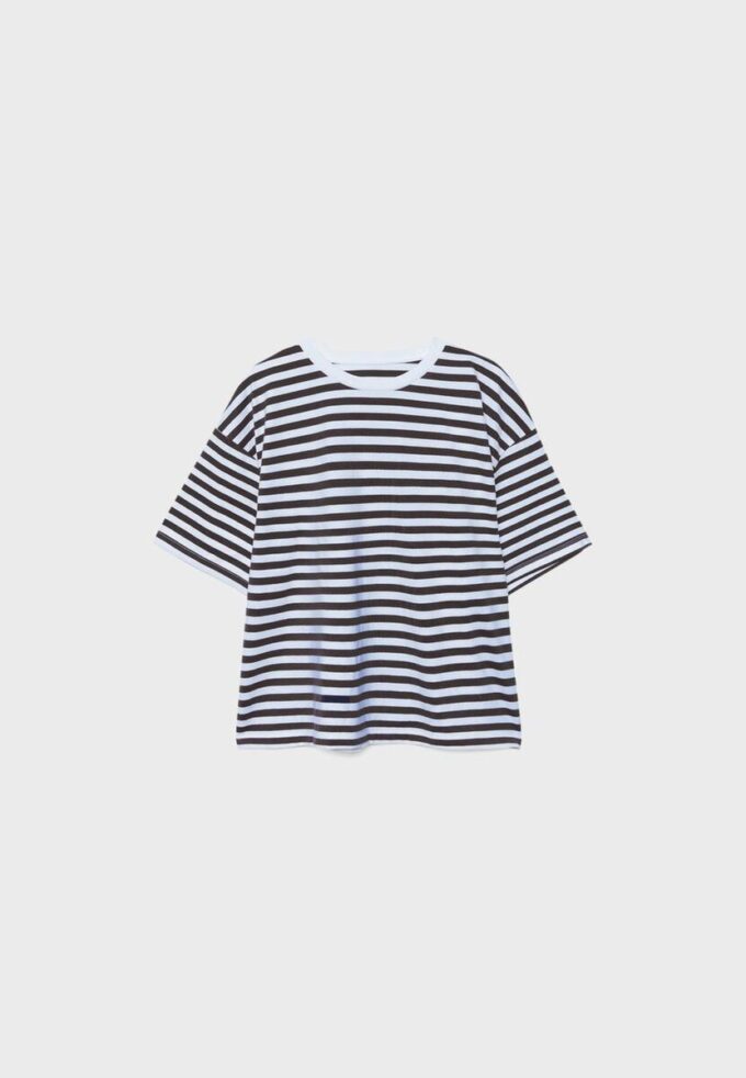 Κοντομάνικο T-shirt σε φαρδιά γραμμή