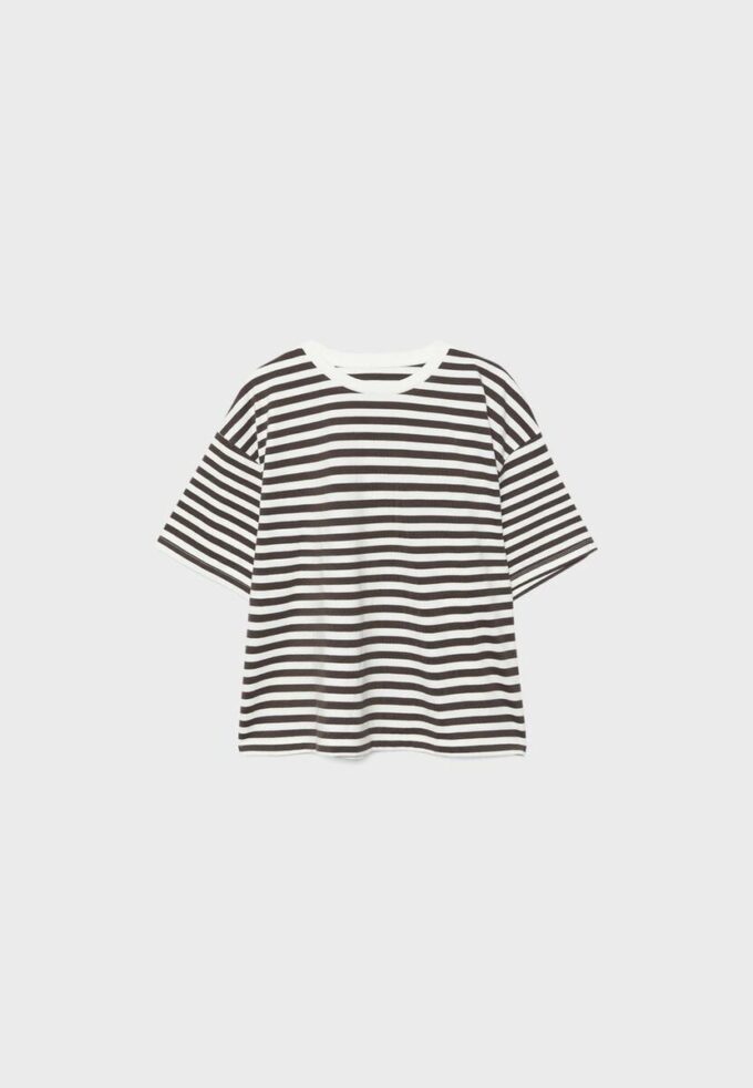 Κοντομάνικο T-shirt σε φαρδιά γραμμή