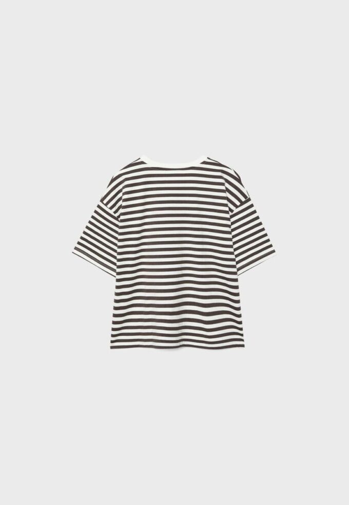 Κοντομάνικο T-shirt σε φαρδιά γραμμή