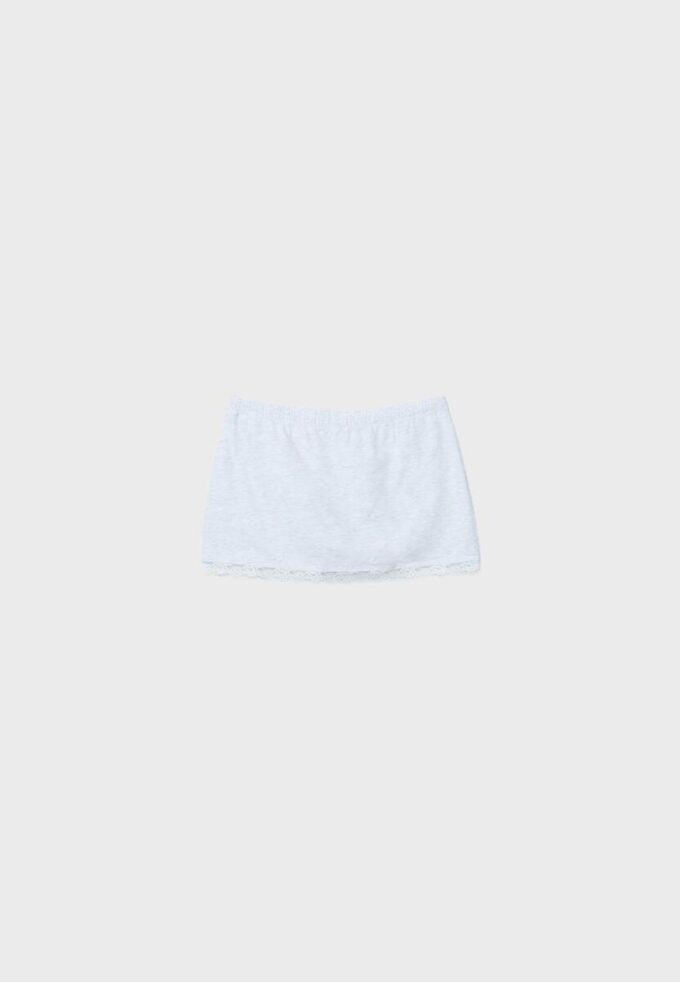 Μίνι Skort με δαντελένια τελειώματα Μίνι Skort με δαντελένια τελειώματα
