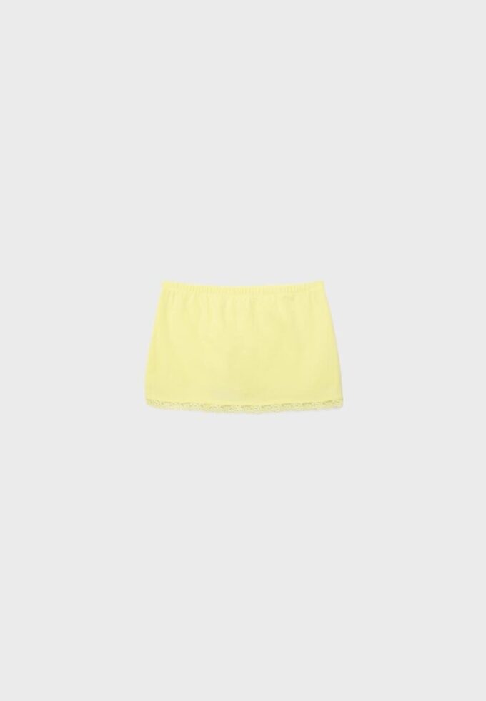 Μίνι Skort με δαντελένια τελειώματα Μίνι Skort με δαντελένια τελειώματα