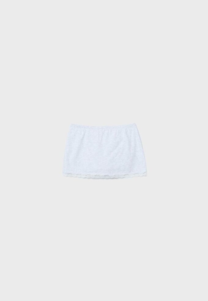 Μίνι Skort με δαντελένια τελειώματα Μίνι Skort με δαντελένια τελειώματα