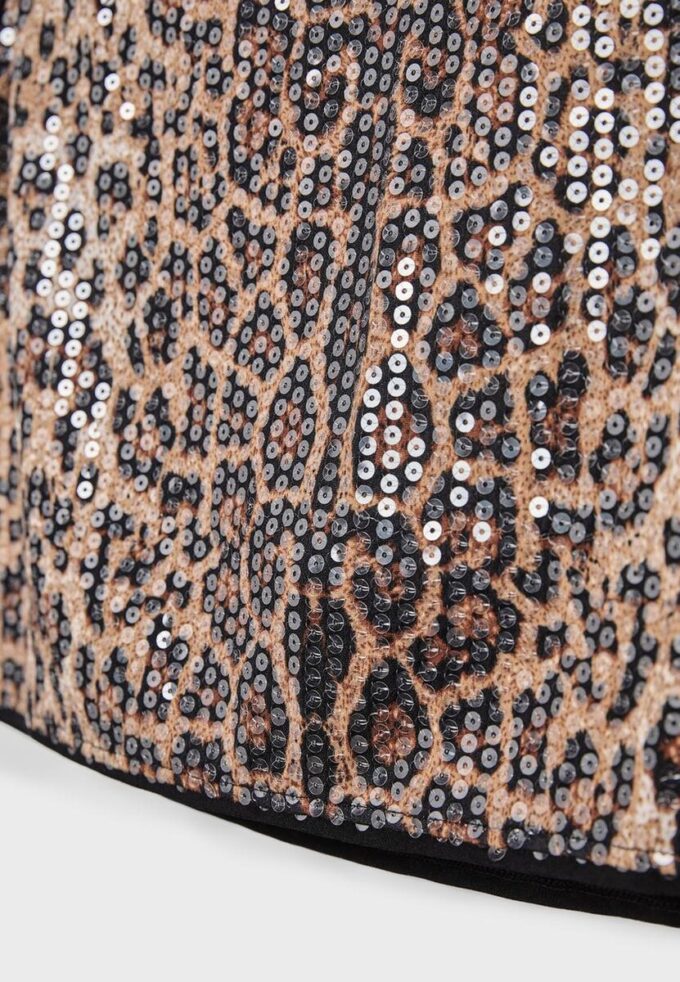 Μίνι Skort με πούλιες σε animal print Μίνι Skort με πούλιες σε animal print