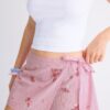 Μίνι Skort-σαρόνγκ με ρίγες και κεντήματα Μίνι Skort-σαρόνγκ με ρίγες και κεντήματα