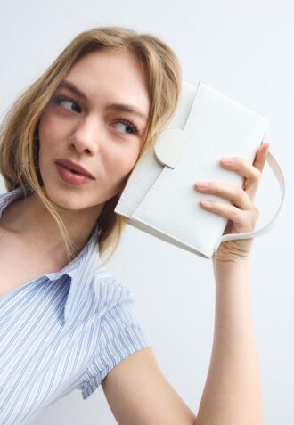 Μίνι τσάντα crossbody με εφέ καρύδας
