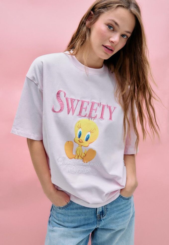 Μπλούζα Sweety με κοντό μανίκι και στρογγυλό λαιμό Μπλούζα Sweety με κοντό μανίκι και στρογγυλό λαιμό