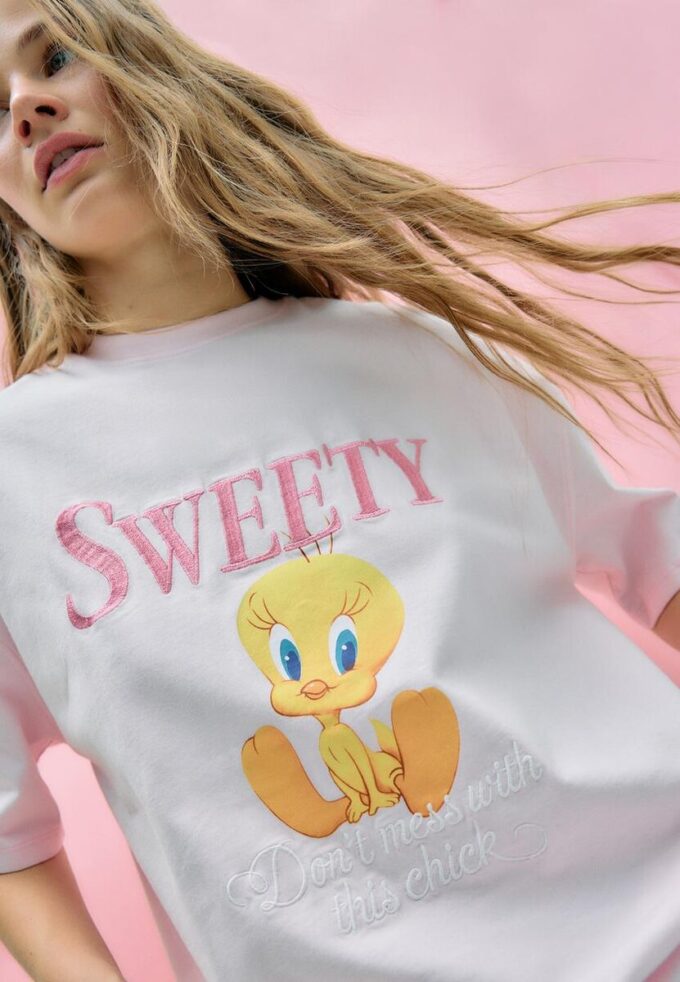 Μπλούζα Sweety με κοντό μανίκι και στρογγυλό λαιμό Μπλούζα Sweety με κοντό μανίκι και στρογγυλό λαιμό