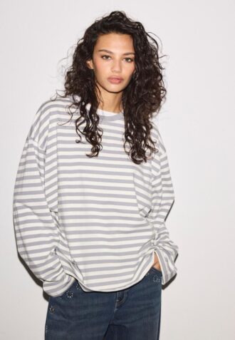 Oversize ριγέ T-shirt με μακριά μανίκια