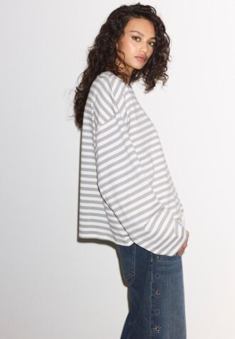 Oversize ριγέ T-shirt με μακριά μανίκια