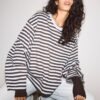 Oversize ριγέ T-shirt με μακριά μανίκια Oversize ριγέ T-shirt με μακριά μανίκια
