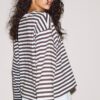 Oversize ριγέ T-shirt με μακριά μανίκια Oversize ριγέ T-shirt με μακριά μανίκια