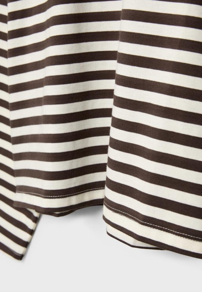 Oversize ριγέ T-shirt με μακριά μανίκια Oversize ριγέ T-shirt με μακριά μανίκια