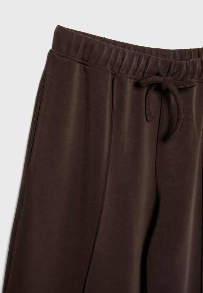 Παντελόνι Jogger με απαλή υφή και Wide Leg και λεπτομέρεια ραφής μπροστά Παντελόνι Jogger με απαλή υφή και Wide Leg και λεπτομέρεια ραφής μπροστά