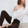 Παντελόνι με πολύ ψηλή μέση Παντελόνι με πολύ ψηλή μέση
