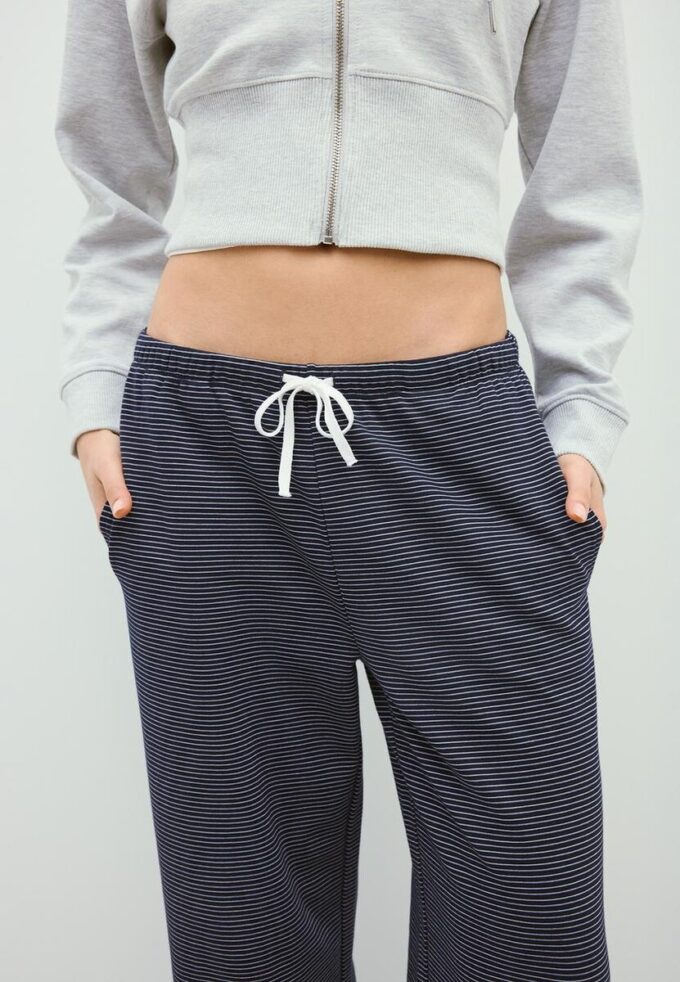 Ριγέ παντελόνι jogger με Wide Leg πόδια