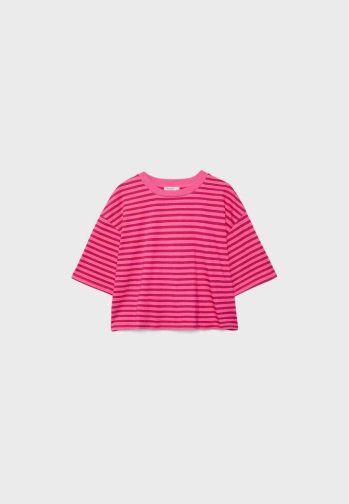 Ριγέ σορτς με κοντά μανίκια Ριγέ σορτς με κοντά μανίκια