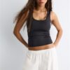 T-shirt από πολυαμίδιο με φαρδιές τιράντες T-shirt από πολυαμίδιο με φαρδιές τιράντες