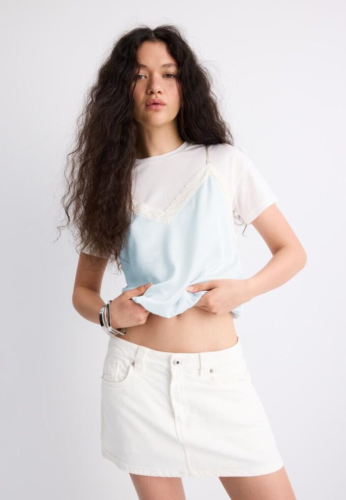Τ-shirt με διπλό στρώμα Τ-shirt με διπλό στρώμα