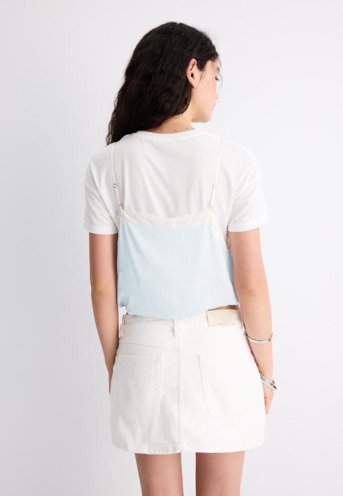 Τ-shirt με διπλό στρώμα Τ-shirt με διπλό στρώμα