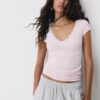 Τ-shirt με V λαιμόκοψη και δαντέλα, κοντά μανίκια σε σορτς