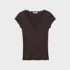 Τ-shirt με V λαιμόκοψη και δαντέλα, κοντά μανίκια σε σορτς Τ-shirt με V λαιμόκοψη και δαντέλα, κοντά μανίκια σε σορτς