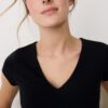 Τ-shirt με V λαιμόκοψη και κοντά μανίκια Τ-shirt με V λαιμόκοψη και κοντά μανίκια