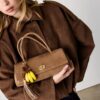 Τσάντα City Crossbody με διπλό χερούλι Τσάντα City Crossbody με διπλό χερούλι