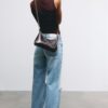 Τσάντα crossbody με αλυσίδες