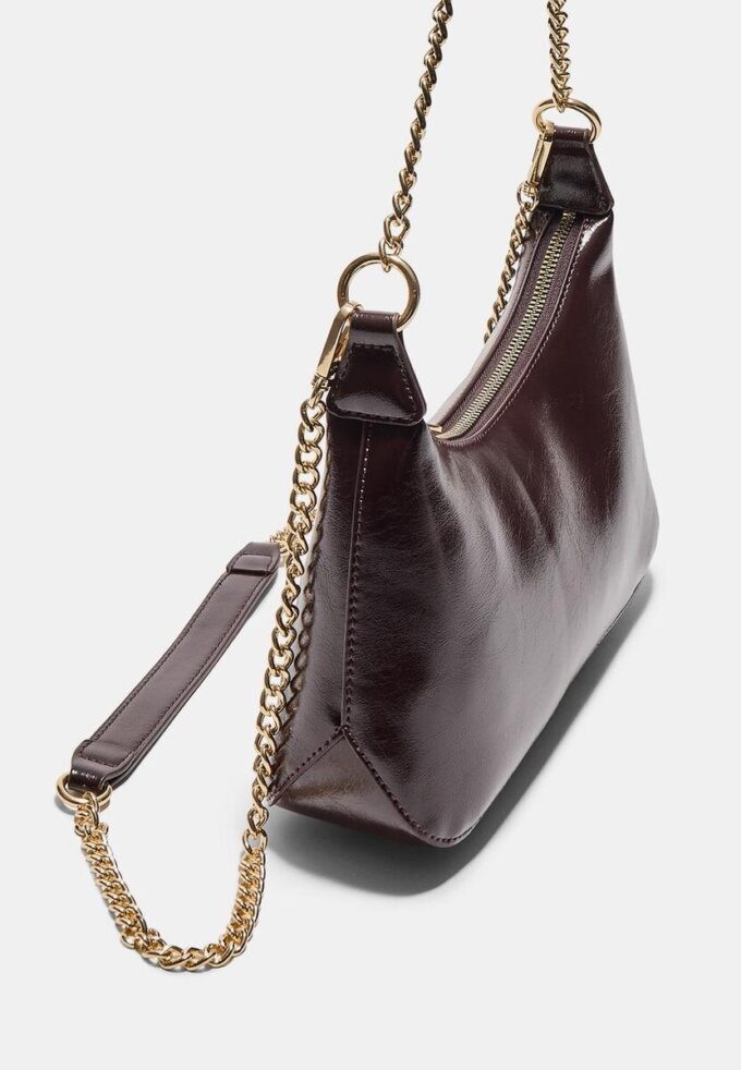Τσάντα crossbody με αλυσίδες