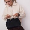 Τσάντα Tote με μεταλλική λαβή Τσάντα Tote με μεταλλική λαβή