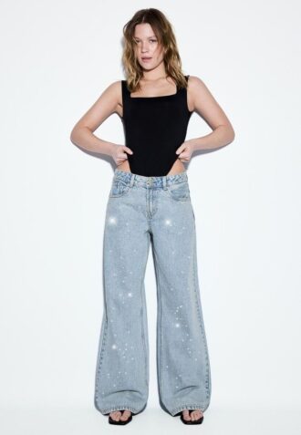 Τζιν χαμηλής μέσης με Wide Leg και στρας