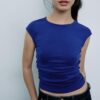 Βασικό εφαρμοστό T-shirt με πτυχώσεις Βασικό εφαρμοστό T-shirt με πτυχώσεις