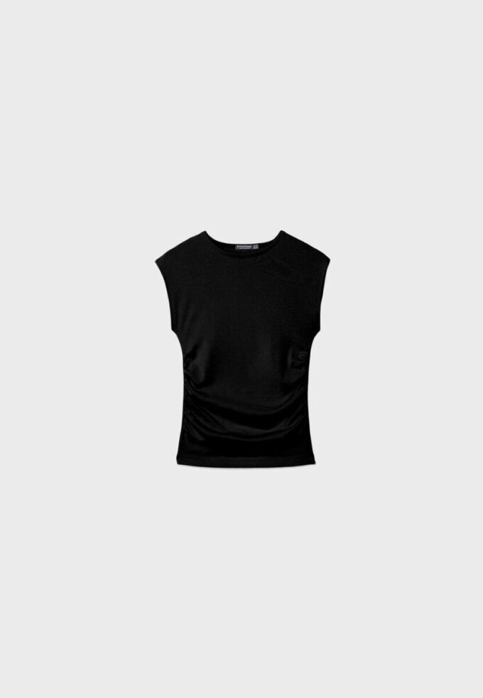 Βασικό εφαρμοστό T-shirt με πτυχώσεις Βασικό εφαρμοστό T-shirt με πτυχώσεις