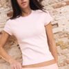 Βασικό κοντομάνικο T-shirt με στρογγυλό λαιμό Βασικό κοντομάνικο T-shirt με στρογγυλό λαιμό