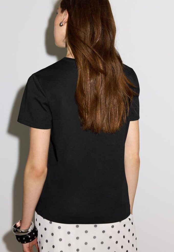 Βασικό T-shirt κανονικής εφαρμογής με απαλή υφή