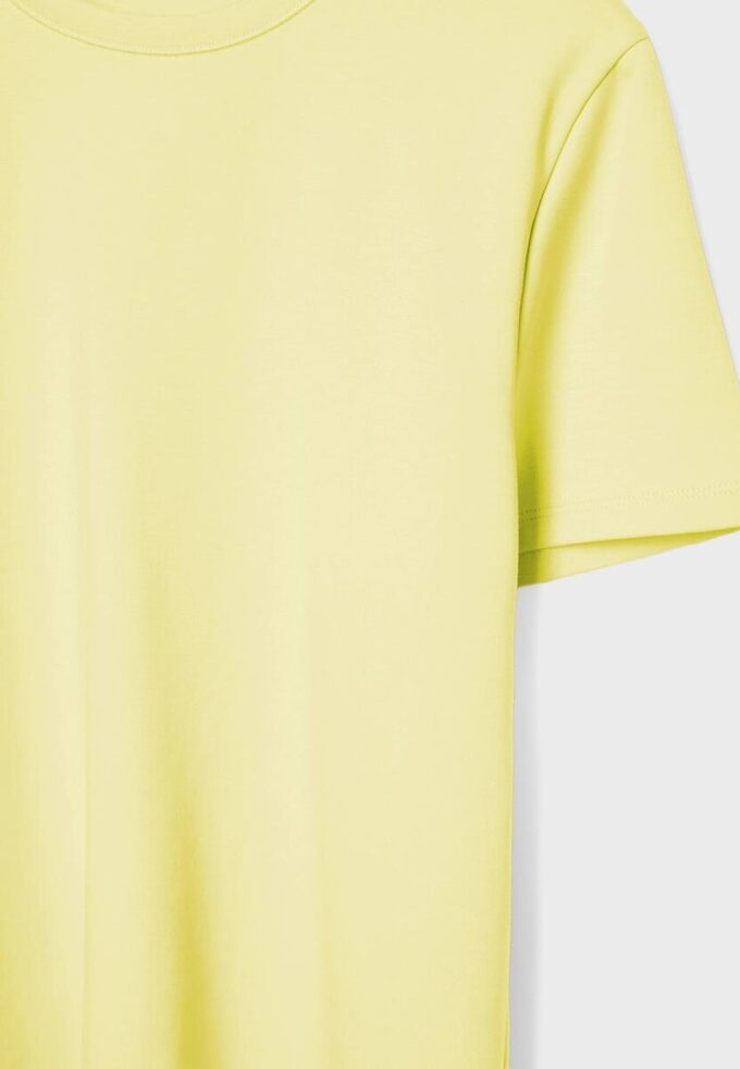 Βασικό T-shirt κανονικής εφαρμογής με απαλή υφή