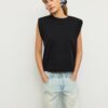 Βασικό T-shirt με επενδυμένους ώμους Βασικό T-shirt με επενδυμένους ώμους