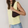Βασικό T-shirt με επενδυμένους ώμους Βασικό T-shirt με επενδυμένους ώμους