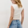 Βασικό T-shirt με λαιμόκοψη Βασικό T-shirt με λαιμόκοψη