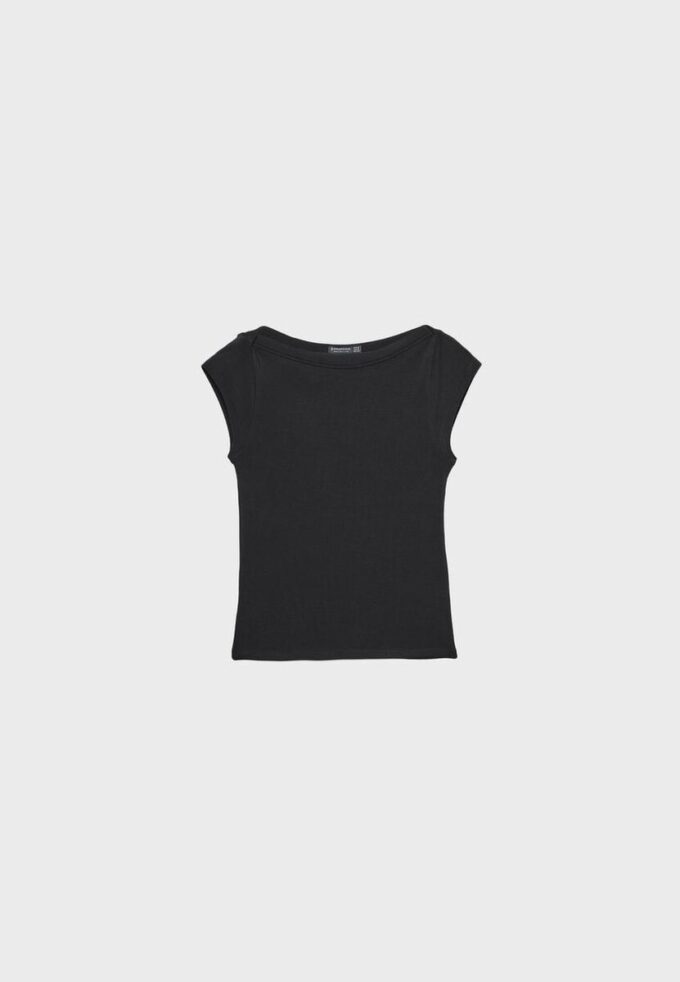 Βασικό T-shirt με λαιμόκοψη