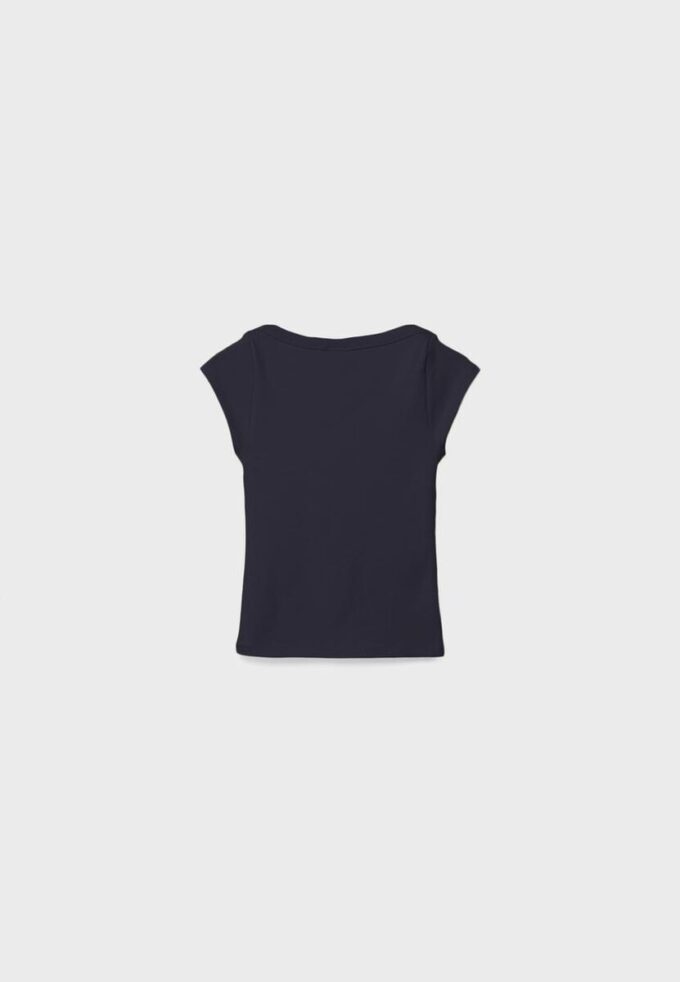 Βασικό T-shirt με λαιμόκοψη Βασικό T-shirt με λαιμόκοψη